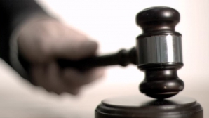 Mama, tata şi fiica, pe banca acuzaţilor. Păcatele grele pentru care au fost condamnaţi la închisoare