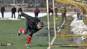 Fotbal la Sărata Galbenă, Hânceşti. Sătenii nu se despart de o veche tradiţie