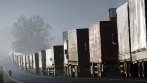 Kievul A INTERZIS TIR-urilor ruseşti să tranziteze teritoriul ucrainean: Moldova ar putea avea de câştigat