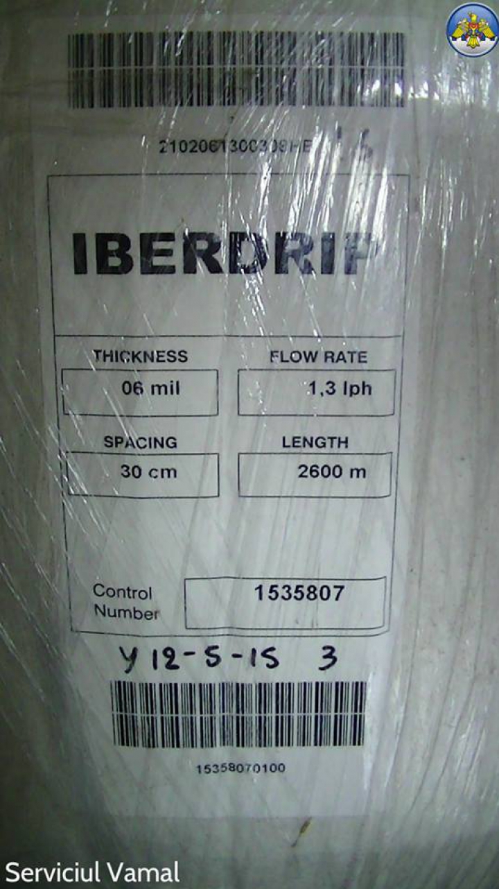 Captură stranie la vama Leuşeni. Ce a TĂINUIT un şofer de microbuz printre colete (FOTO)