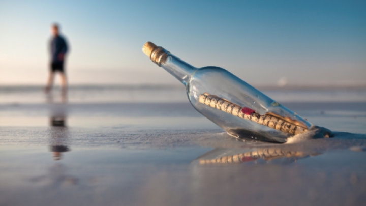 EXPERIMENT INEDIT: Unde a fost găsită o sticlă cu mesaj aruncată în Atlantic din New York