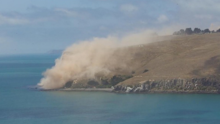 IMAGINI SPECTACULOASE: Momentul în care se prăbuşeşte o faleză în Noua Zeelandă