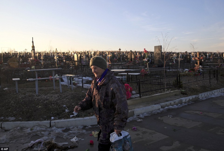 FOTOREPORT: De ce jurnaliştii britanici le recomandă cetăţenilor să viziteze cimitirul Sfântul Lazăr