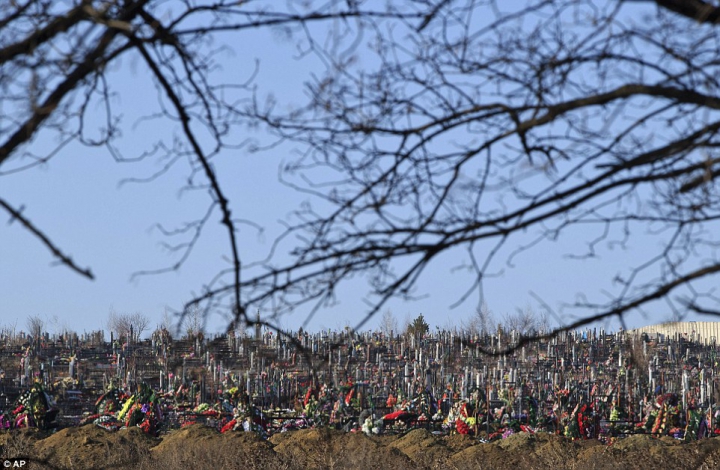 FOTOREPORT: De ce jurnaliştii britanici le recomandă cetăţenilor să viziteze cimitirul Sfântul Lazăr