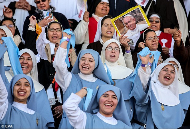 IMAGINI RARE cu suveranul pontif. Mexicanii L-AU SCOS DIN SĂRITE pe Papa Francisc (FOTO/VIDEO)