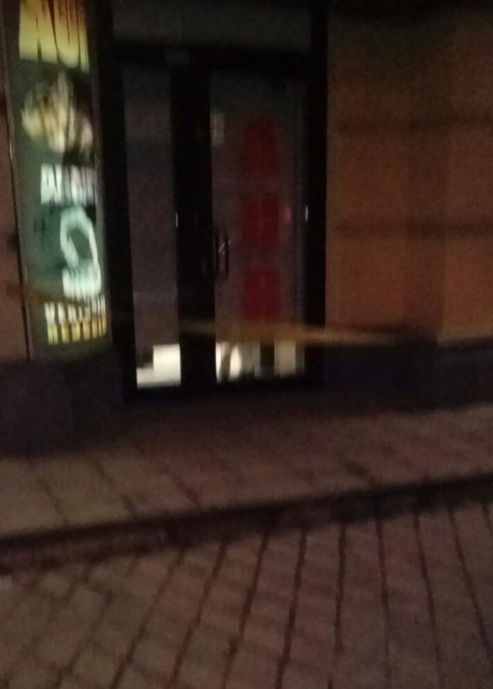 POLIŢIA, ÎN ALERTA! Un magazin de bijuterii din centrul Chişinăului A FOST JEFUIT (FOTO)