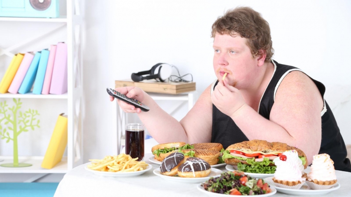 INCREDIBIL! Japonezii au inventat un scaun pentru cei LENEȘI (VIDEO)