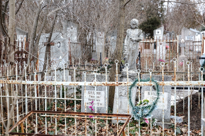 VA FI INTERZIS! Fără capele, cavouri și garduri în cimitirile din Capitală