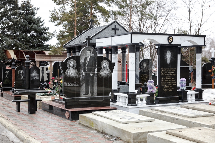 VA FI INTERZIS! Fără capele, cavouri și garduri în cimitirile din Capitală