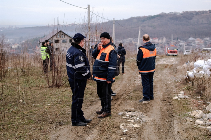 Bărbatul a coborât de pe stâlp. Union Fenosa a reluat alimentarea cu energia electrică (FOTO)