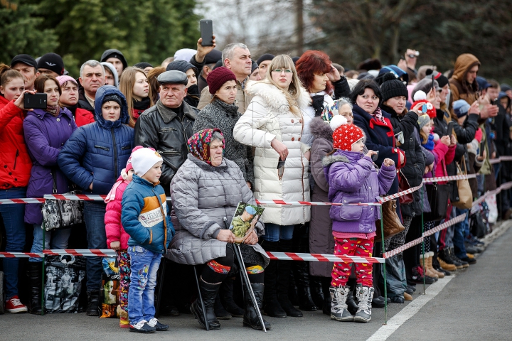 Emoții! Circa 340 de tineri încorporați în Armata Națională au jurat credință Patriei (FOTOREPORT)