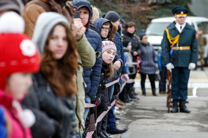 Emoții! Circa 340 de tineri încorporați în Armata Națională au jurat credință Patriei (FOTOREPORT)