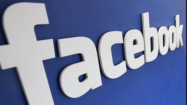 Secretul ascuns de Facebook în căsuţa de chat. Pentru a-l accesa, utilizatorii trebuie să insereze un cod