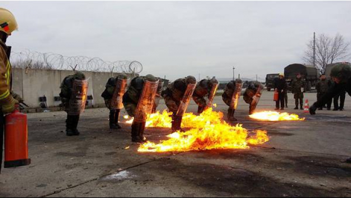 În acţiune! Pacificatorii moldoveni detaşaţi în operaţiunea de menţinere a păcii KFOR din Kosovo (FOTO) 