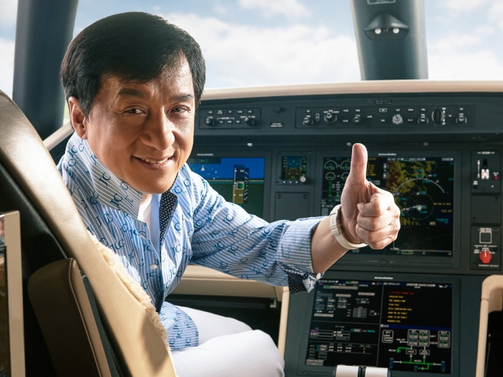 Jackie Chan şi-a cumpărat un avion în valoare de 20 de milioane de dolari (FOTOREPORT)