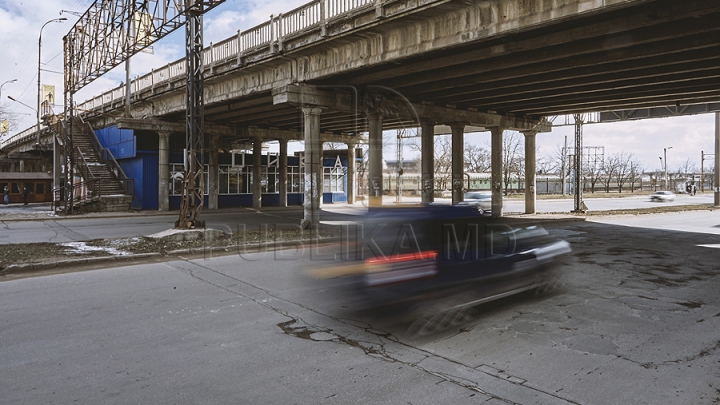 O Dacia Logan atrage toate privirile în traficul din Chişinău! Ce o face atât de specială (FOTO)