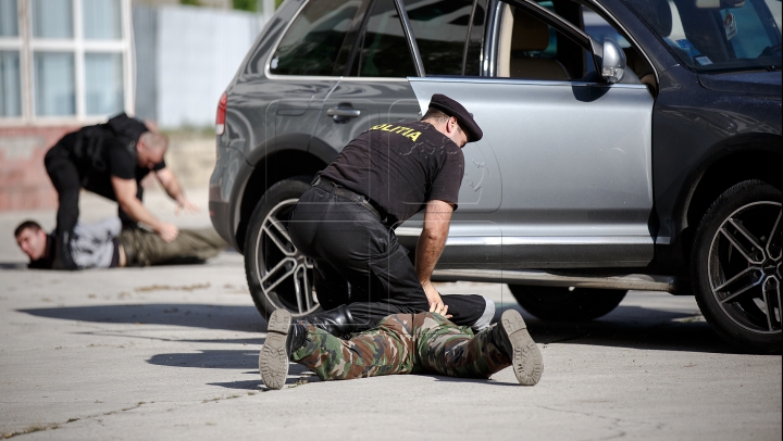 Autorul jafului armat, săvârşit la o staţie de carburanţi din sudul ţării, REŢINUT