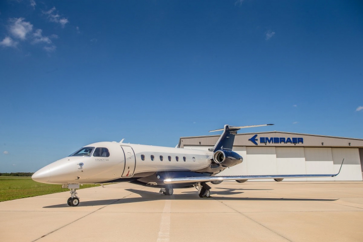 Jackie Chan şi-a cumpărat un avion în valoare de 20 de milioane de dolari (FOTOREPORT)