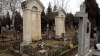 MOMENTE DE GROAZĂ într-un cimitir din Chişinău. Speriată, o femeia a strigat disperată după ajutor (VIDEO)