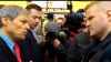 Un bărbat către Cioloş:  "Să vă fie ruşine pentru ce faceţi!"