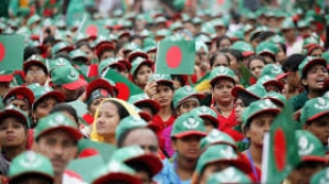 Ceremonie plină de culoare! Oamenii din Bangladesh sărbătoresc aniversarea independenței țării