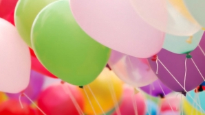 Distracție cu final TRAGIC! Toți membrii unei familii au decedat după ce au umflat baloane