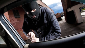 Proprietarii maşinilor de lux nu au de ce să-şi facă griji! TOPUL mașinilor preferate de hoți