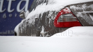 Iarnă în toată regula! Ninsorile abundente din România și SUA creează probleme în trafic