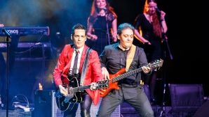 CONCERTE EXCEPȚIONALE la Chișinău! Ştefan Bănică Jr. și Alex Calancea Band au încântat femeile