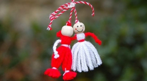 Una dintre cele mai frumoase legende ale mărțișorului. De unde provin culorile ROȘU și ALB