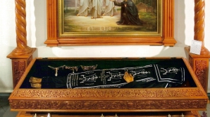 Minune! Mai multe femei au rămas însărcinate după ce s-au rugat la moaștele Sf. Alexandru de Svir