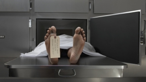 MĂSURI EXTREME! Şoferii prinşi beţi la volan vor fi obligaţi să muncească la MORGĂ