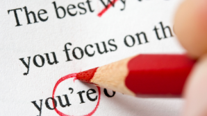 STUDIU: Dacă mereu corectezi gramatica altora, probabil ești un nesuferit