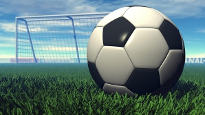 De 8 Martie, cu mingea la picior. Veteranii fotbalului s-au duelat cu femeile