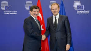 Summit EXTRAORDINAR între Turcia şi Uniunea Europeană. O nouă TENTATIVĂ de a tranşa criza migranţilor