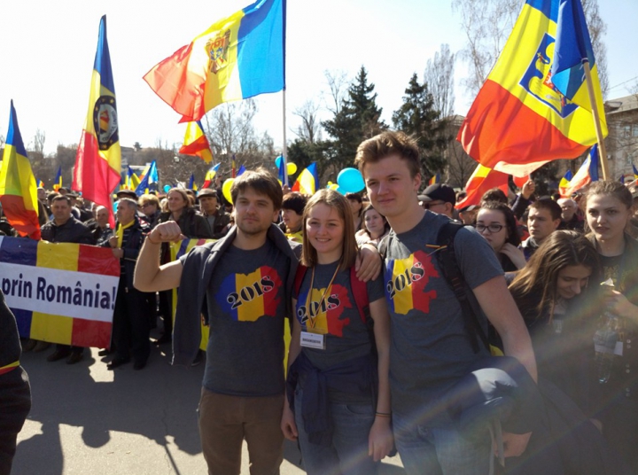 "UNIREA - ideal național" Mii de unioniști participă la un marș de amploare în Capitală (FOTO/VIDEO)