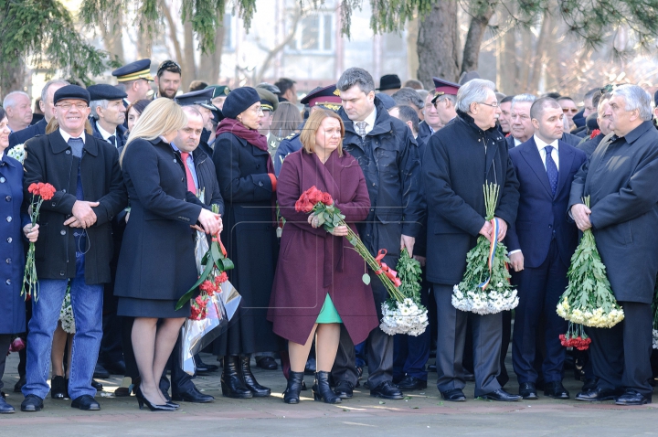 Memorie veșnică eroilor! Au fost depuse flori în cinstea celor căzuți în Războiul de la Nistru