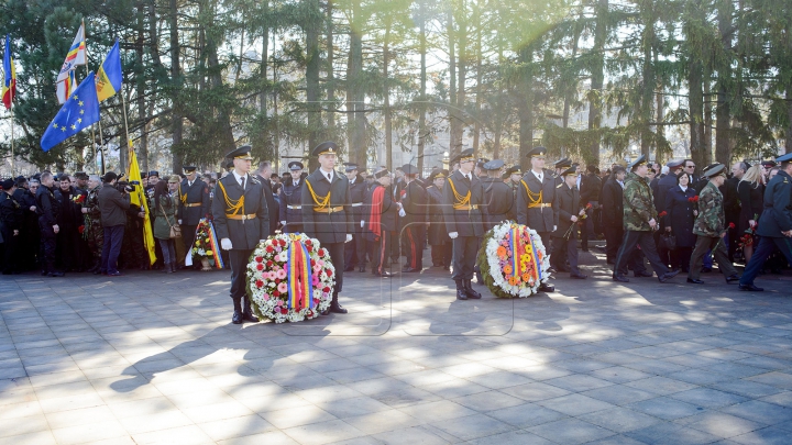 Memorie veșnică eroilor! Au fost depuse flori în cinstea celor căzuți în Războiul de la Nistru