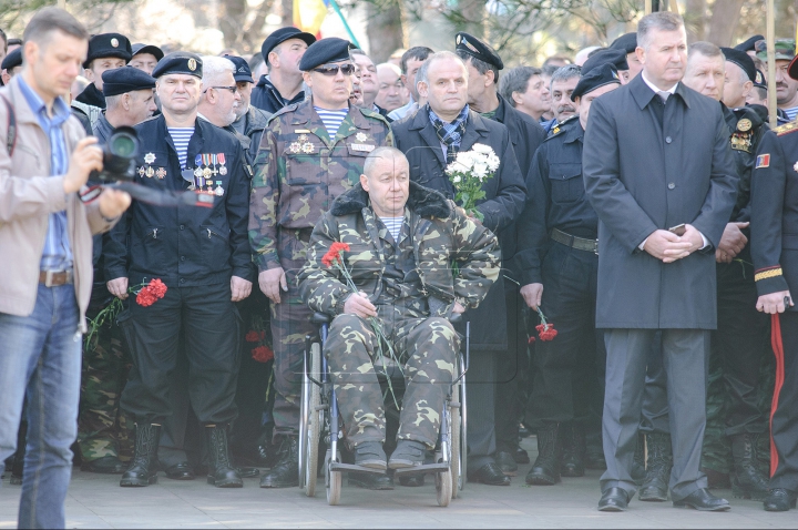 Memorie veșnică eroilor! Au fost depuse flori în cinstea celor căzuți în Războiul de la Nistru