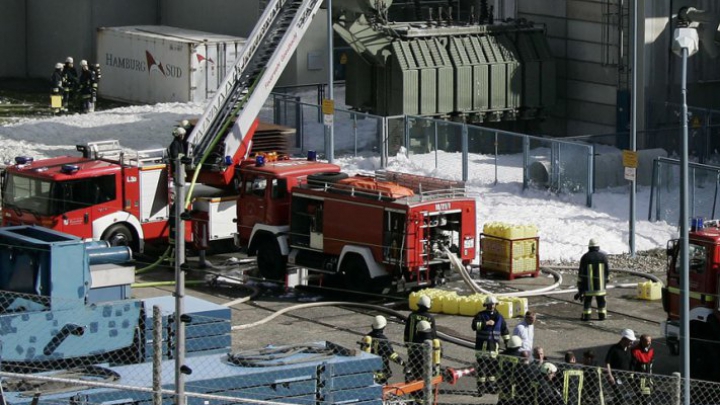 Alertă chimică în Hamburg. Autorităţile cer oamenilor să rămână în case  