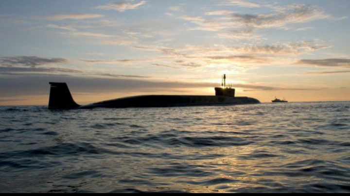 Un submarin cu rachete nucleare a apărut la doi pași de coastele europene  