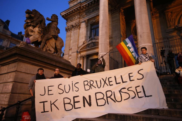 Întreaga lume a adus un OMAGIU victimelor atentatelor de la Bruxelles (GALERIE FOTO)