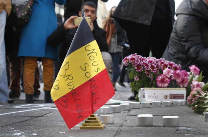 Întreaga lume a adus un OMAGIU victimelor atentatelor de la Bruxelles (GALERIE FOTO)