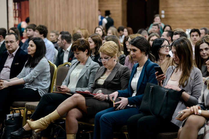 Vor să fie cei mai buni. 80 de tineri își vor face stagiul în companii de top din țară (FOTOREPORT)