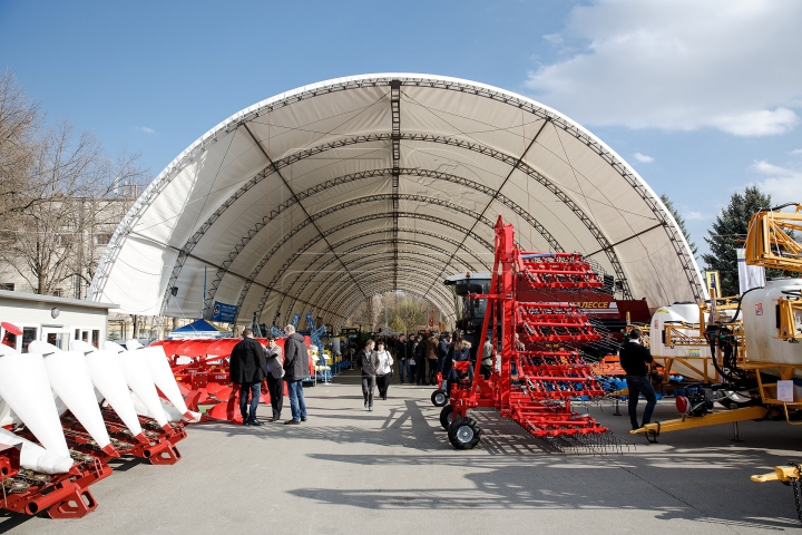 Cea mai mare expoziție de echipamente și tehnologii agroindustriale, deschisă la Chișinău (FOTOREPORT)