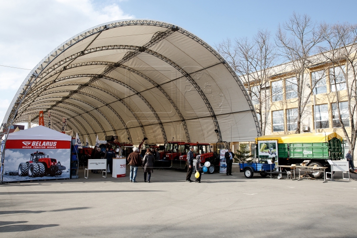 Cea mai mare expoziție de echipamente și tehnologii agroindustriale, deschisă la Chișinău (FOTOREPORT)