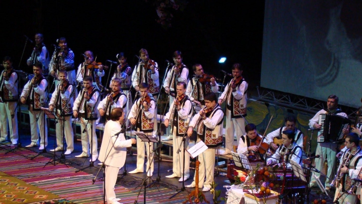 Concert de zile mari la Palatul Naţional. Orchestra Lăutarii a marcat 50 de ani de activitate