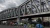 Imaginile care AU ÎNGROZIT Franţa. Ce se întâmplă în faţa staţiei de metro Stalingrad din Paris (VIDEO)