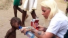 Dragostea şi grija pot face MINUNI! Băieţelul malnutrit din Nigeria este de nerecunoscut (VIDEO)