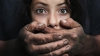 ŞOCANT! O mamă a căutat pe Internet bărbaţi care să îi violeze fiica de 10 ani